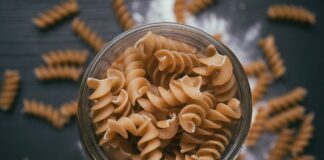 Z czym Włosi jedzą makaron?