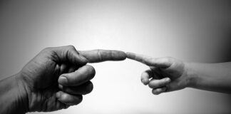 Z czym Włosi jedzą pizzę?