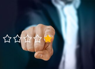 Do jakiego wzrostu dziewczyna jest niska?