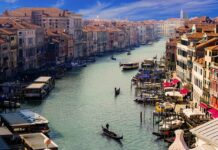 Ile zarabia gondolier w Wenecji?