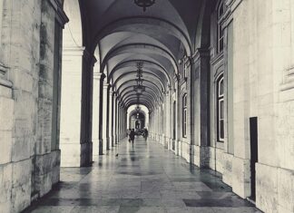 Jaka jest głębokość wody w Wenecji? Jaka jest głębokość wody w Wenecji?