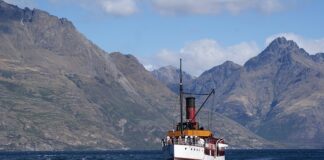 Ile zarabia się w Danii na godzinę?