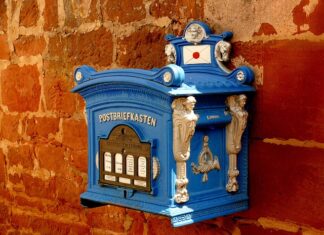 Czy na poczcie trzeba pokazać dowód? Czy na poczcie trzeba pokazać dowód?