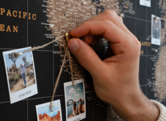 Mapa korkowa jako element wystroju wnętrza – pomysły na aranżacje Mapa korkowa